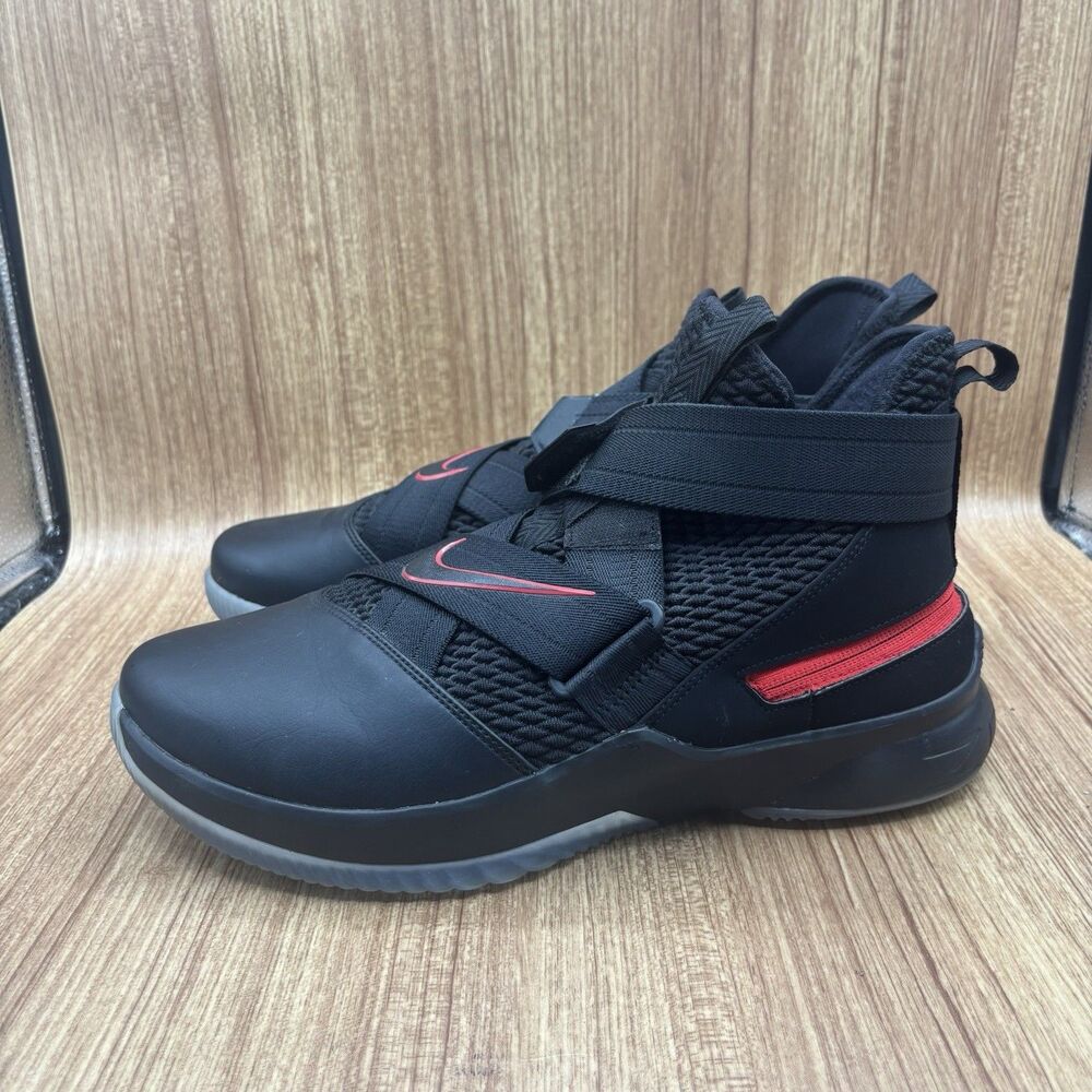 LEBRON SOLDIER XII FLYEASE Black/University Red Shoes Men's Size 12.5 - Picture 3 of 11